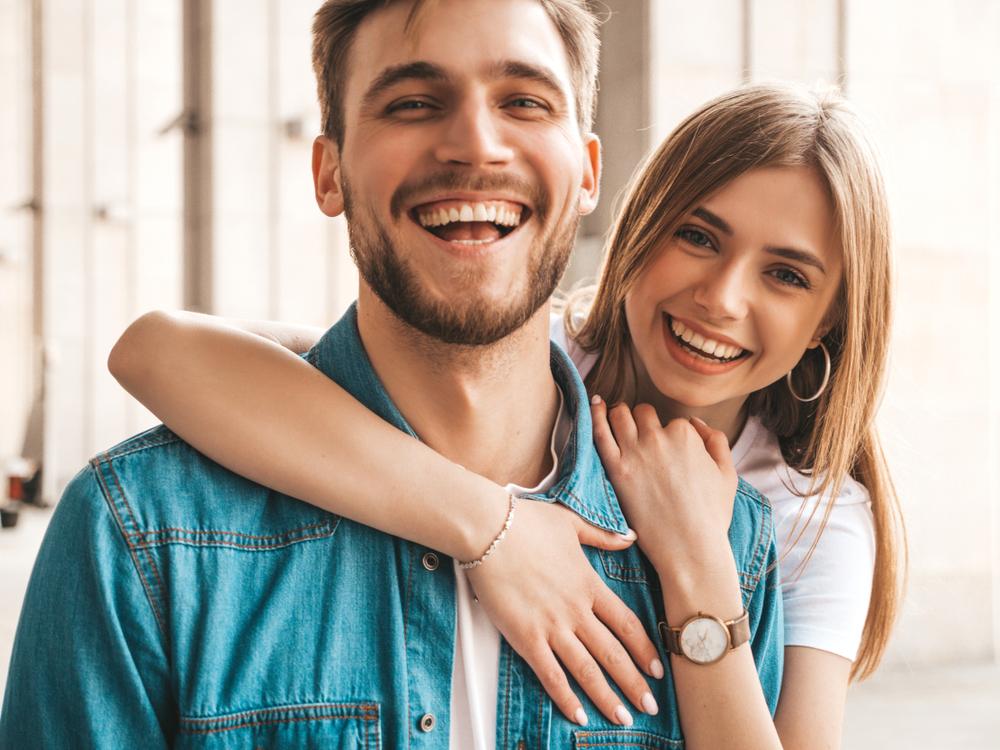 Whether going out on a first date, sweep him off his feet with the right jewelry choice. So, what kind of jewelry is best for dates? 1. Gemstone ...