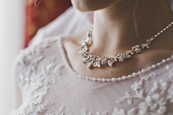 Secrets of Red Carpet Jewelry: How Celebs Get Paid & Insured!