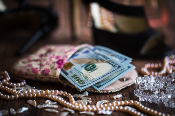 Secrets of Red Carpet Jewelry: How Celebs Get Paid & Insured!