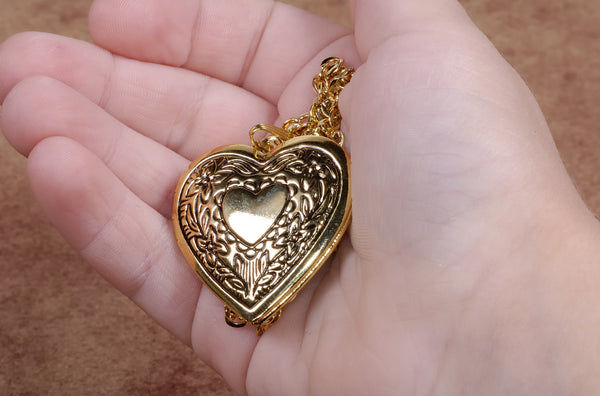 15 Reasons to Love Locket Jewelry: Get the Look You Love Now!