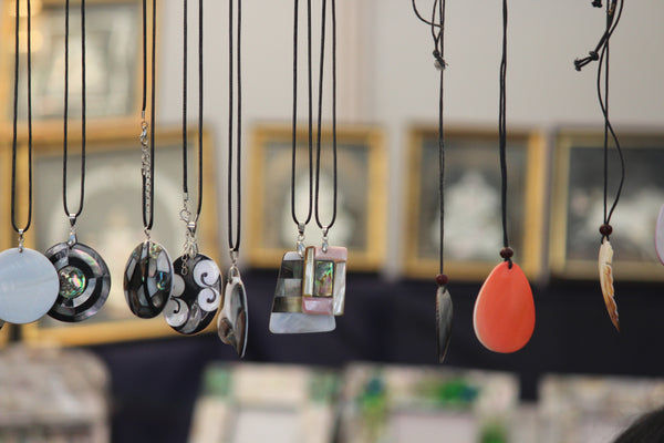 15 Reasons to Love Locket Jewelry: Get the Look You Love Now!
