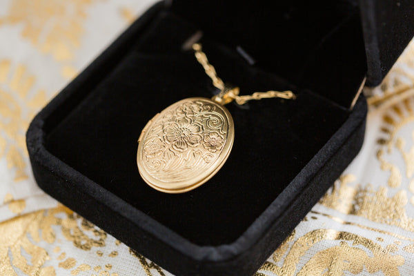 15 Reasons to Love Locket Jewelry: Get the Look You Love Now!