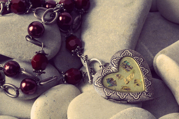 15 Reasons to Love Locket Jewelry: Get the Look You Love Now!