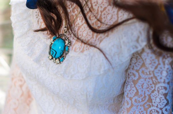 Jewelry and Clothes: Color Coordination Made Easy