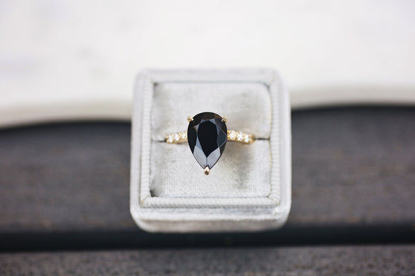 15 Jewelry Pieces Every Fashion Blogger Loves