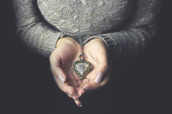 Lockets: Jewelry with Meaning and Purpose