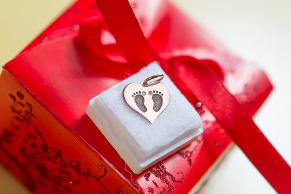 11 Best Push Gifts for New Moms: From Diamonds to Pearls!