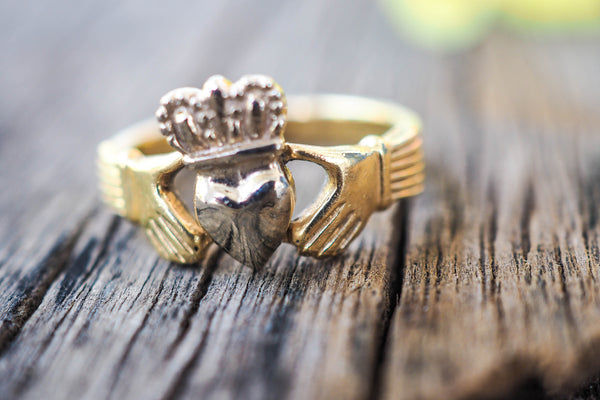Discover Engagement Ring Traditions from Around the World!