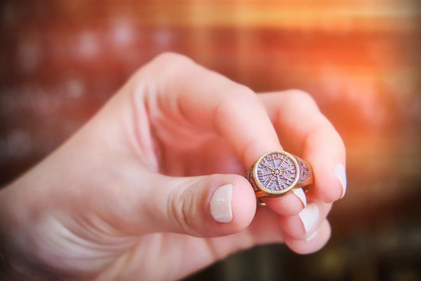 Discover Engagement Ring Traditions from Around the World!