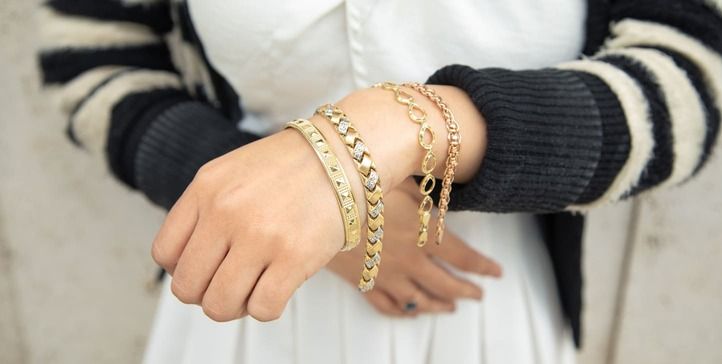latest trends in women's bracelets
