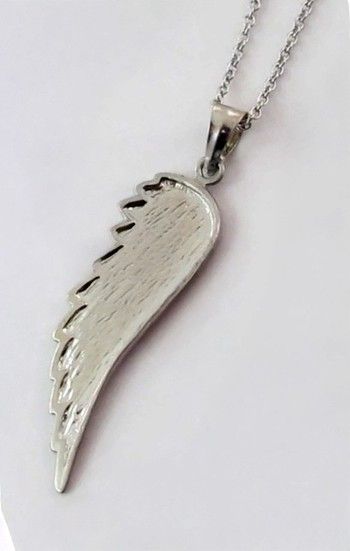 Beautiful angel necklace, I'm mixing-matching it with the other charms