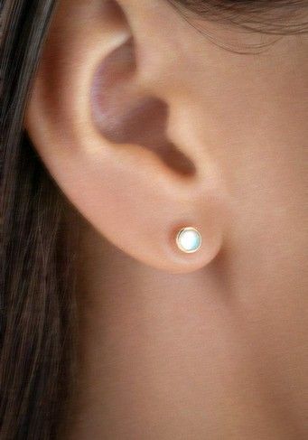 Gorgeous Opal stones, very impressed. I would rate these earrings like 20 out of 10.
