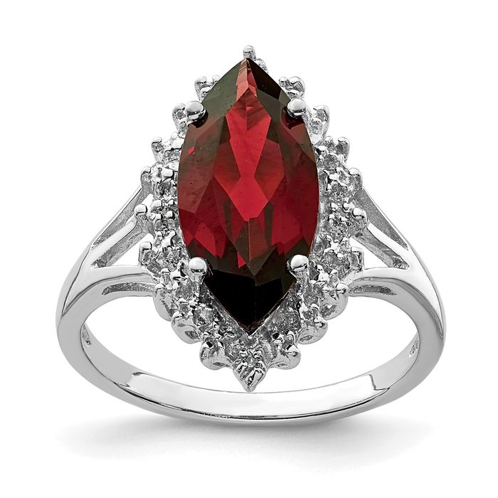 Stunning 925 good Sterling Silver Garnet Ring